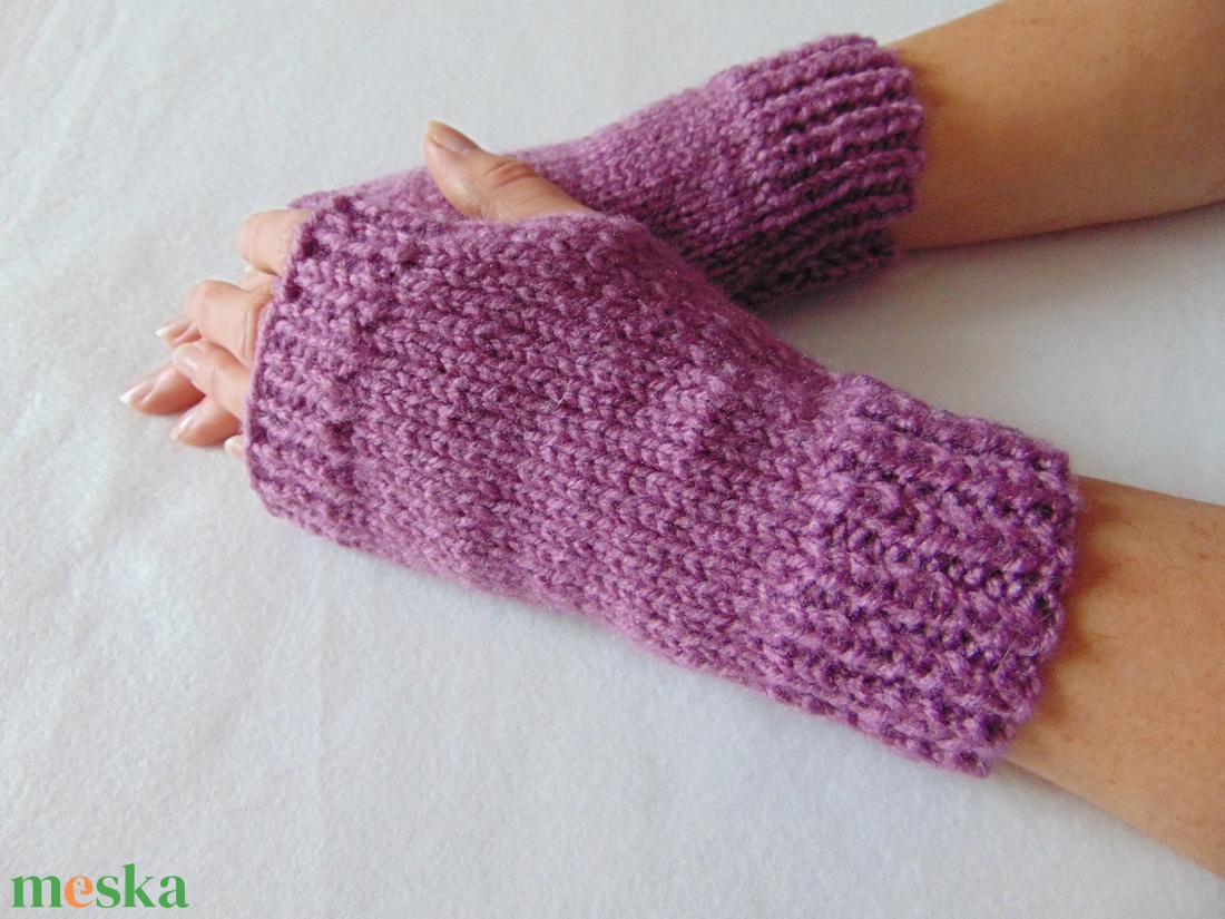 Goré- kötött kézmelegítő. M-L méretű. Puha, meleg és elegáns, rövid kötött kézmelegítő/ ujjatlan kesztyű - ruha & divat - sál, sapka, kendő - kesztyű - Meska.hu