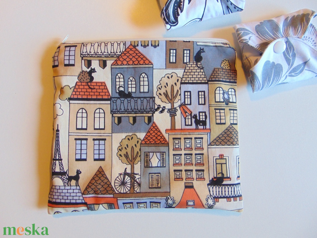 Betét tartó tasak / barna-narancs cicák a háztetőn - szépségápolás - intim higiénia - egészségügyi tartó - Meska.hu