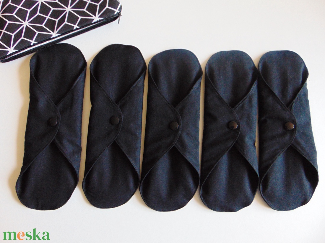 (5 db/cs) 24 cm-es mosható női betét szett, fekete /intimbetét, mosható textil betét, környezetbarát termék - szépségápolás - intim higiénia - intimbetét - Meska.hu (5 db/cs) 24 cm-es mosható női betét szett, fekete /intimbetét, mosható textil betét, környezetbarát termék - szépségápolás - intim higiénia - intimbetét - Meska.hu