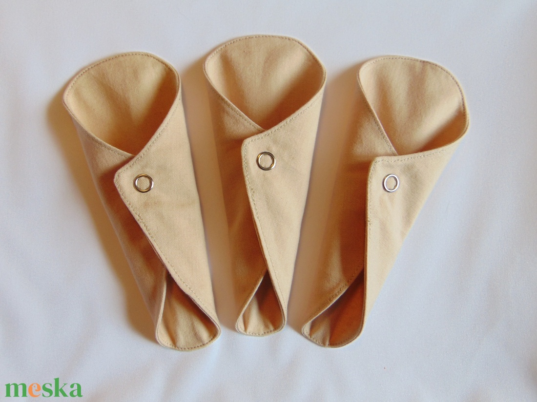 Mosható tanga fazonú tisztasági betét- bézs (3 db/cs)  / textil betét, környezetbarát, többször használható - szépségápolás - intim higiénia - tisztasági betét - Meska.hu