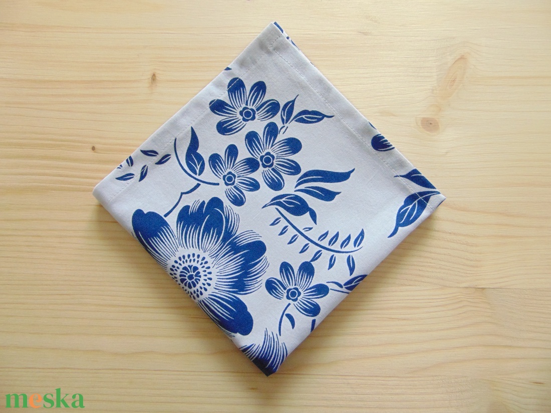 Textil szalvéta: kék virág mintás - táska & tok - uzsonna- & ebéd tartó - szendvics csomagoló - Meska.hu Textil szalvéta: kék virág mintás - táska & tok - uzsonna- & ebéd tartó - szendvics csomagoló - Meska.hu