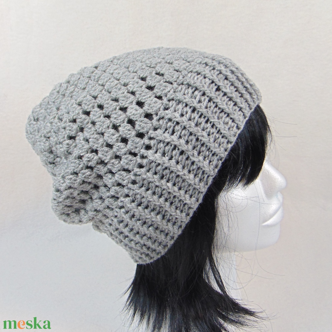 Szürke slouchy fazonú női sapka / horgolt sapka - ruha & divat - sál, sapka, kendő - sapka - Meska.hu Szürke slouchy fazonú női sapka / horgolt sapka - ruha & divat - sál, sapka, kendő - sapka - Meska.hu