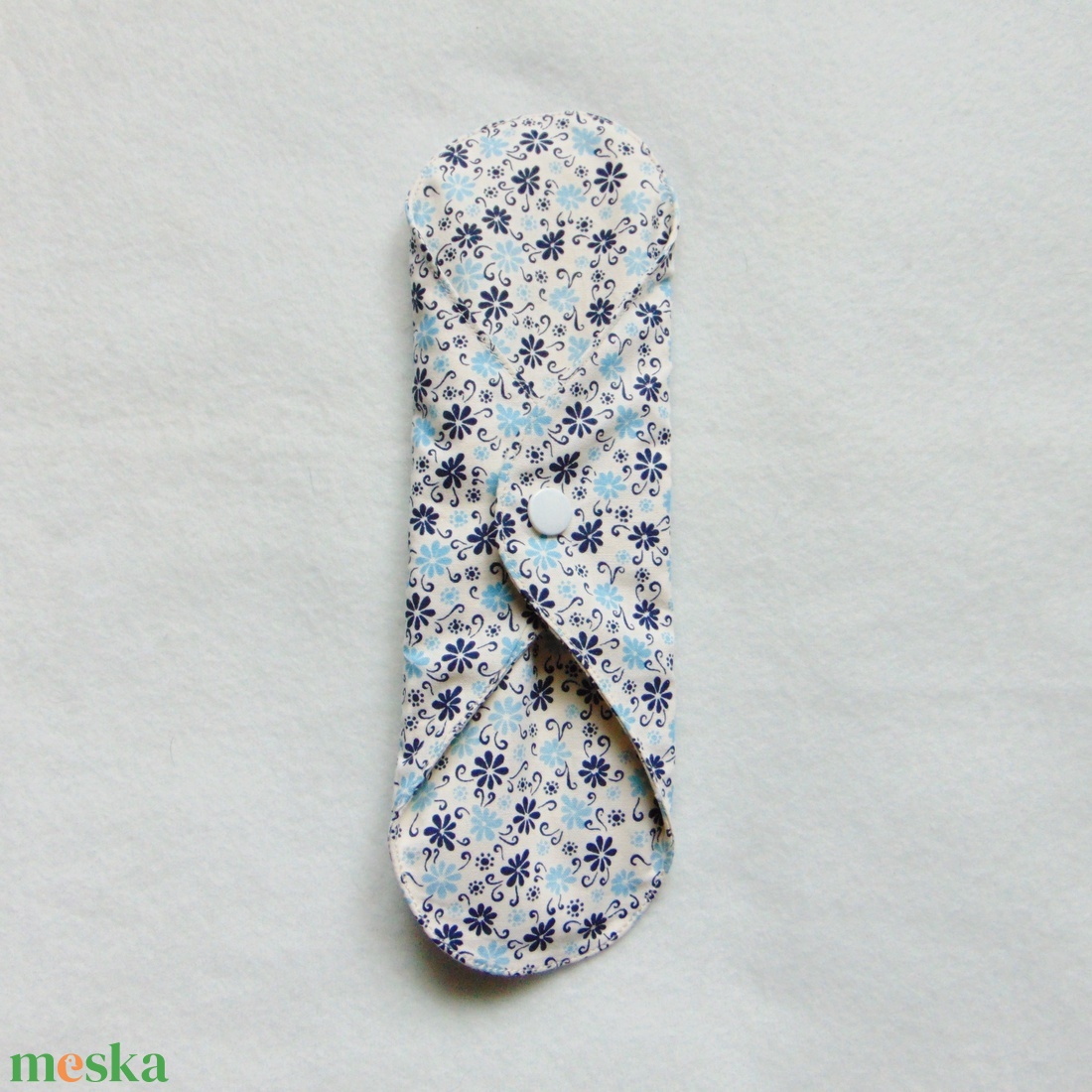 24 cm-es mosható betét / sötétkék- kék kisvirág mintás - szépségápolás - intim higiénia - intimbetét - Meska.hu 24 cm-es mosható betét / sötétkék- kék kisvirág mintás - szépségápolás - intim higiénia - intimbetét - Meska.hu