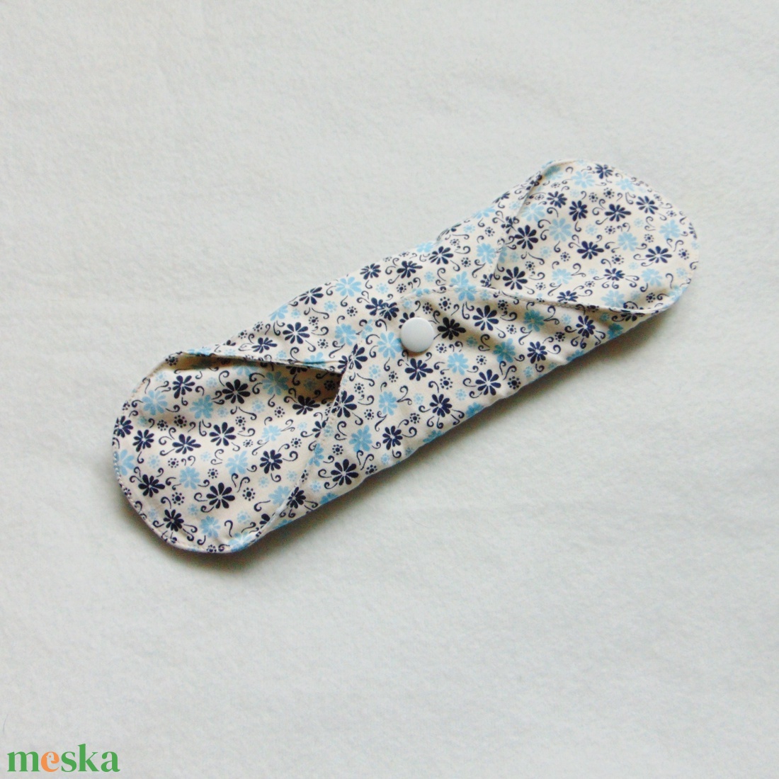 24 cm-es mosható betét / sötétkék- kék kisvirág mintás - szépségápolás - intim higiénia - intimbetét - Meska.hu 24 cm-es mosható betét / sötétkék- kék kisvirág mintás - szépségápolás - intim higiénia - intimbetét - Meska.hu