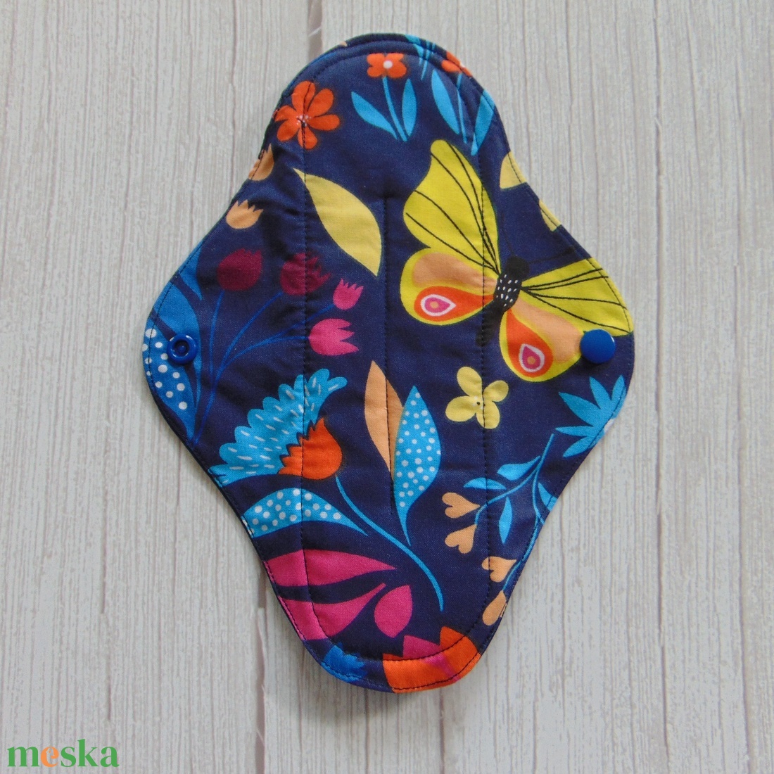 24 cm-es mosható betét / színes lepke és virág mintás - szépségápolás - intim higiénia - intimbetét - Meska.hu