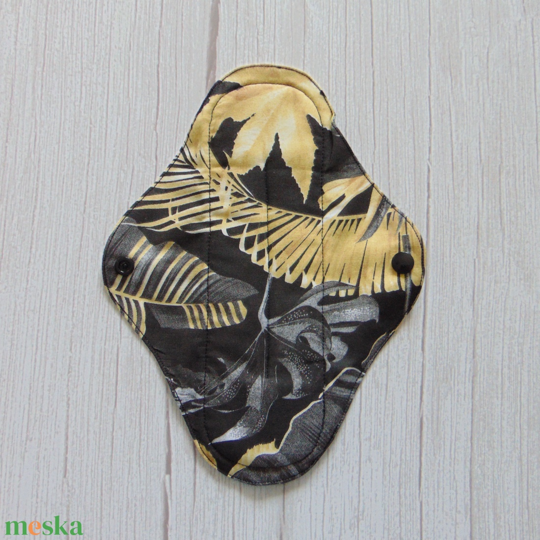 24 cm-es mosható női betét- fekete, szürke-arany levél mintás /intimbetét, mosható textil betét, környezetbarát termék - szépségápolás - intim higiénia - intimbetét - Meska.hu