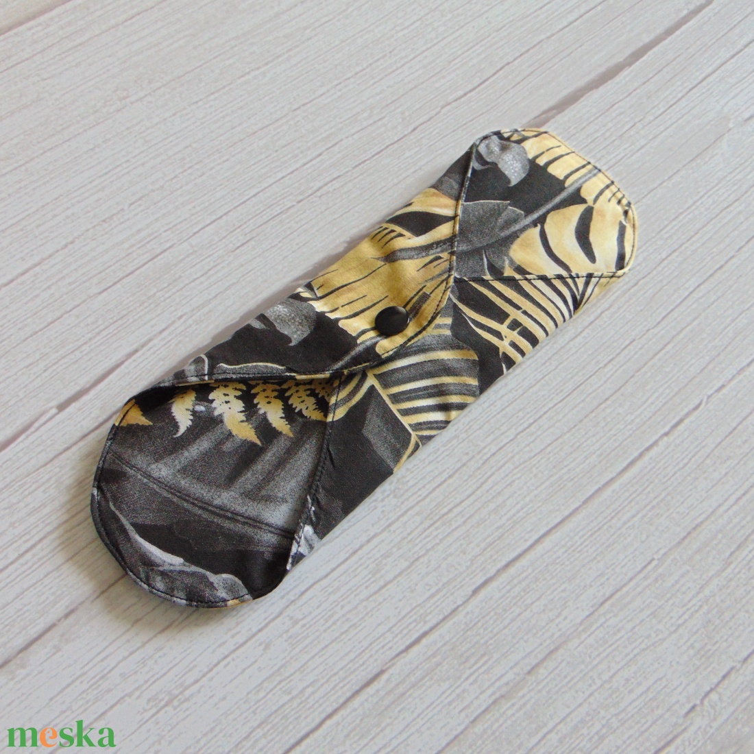 24 cm-es mosható női betét- fekete, szürke-arany levél mintás /intimbetét, mosható textil betét, környezetbarát termék - szépségápolás - intim higiénia - intimbetét - Meska.hu
