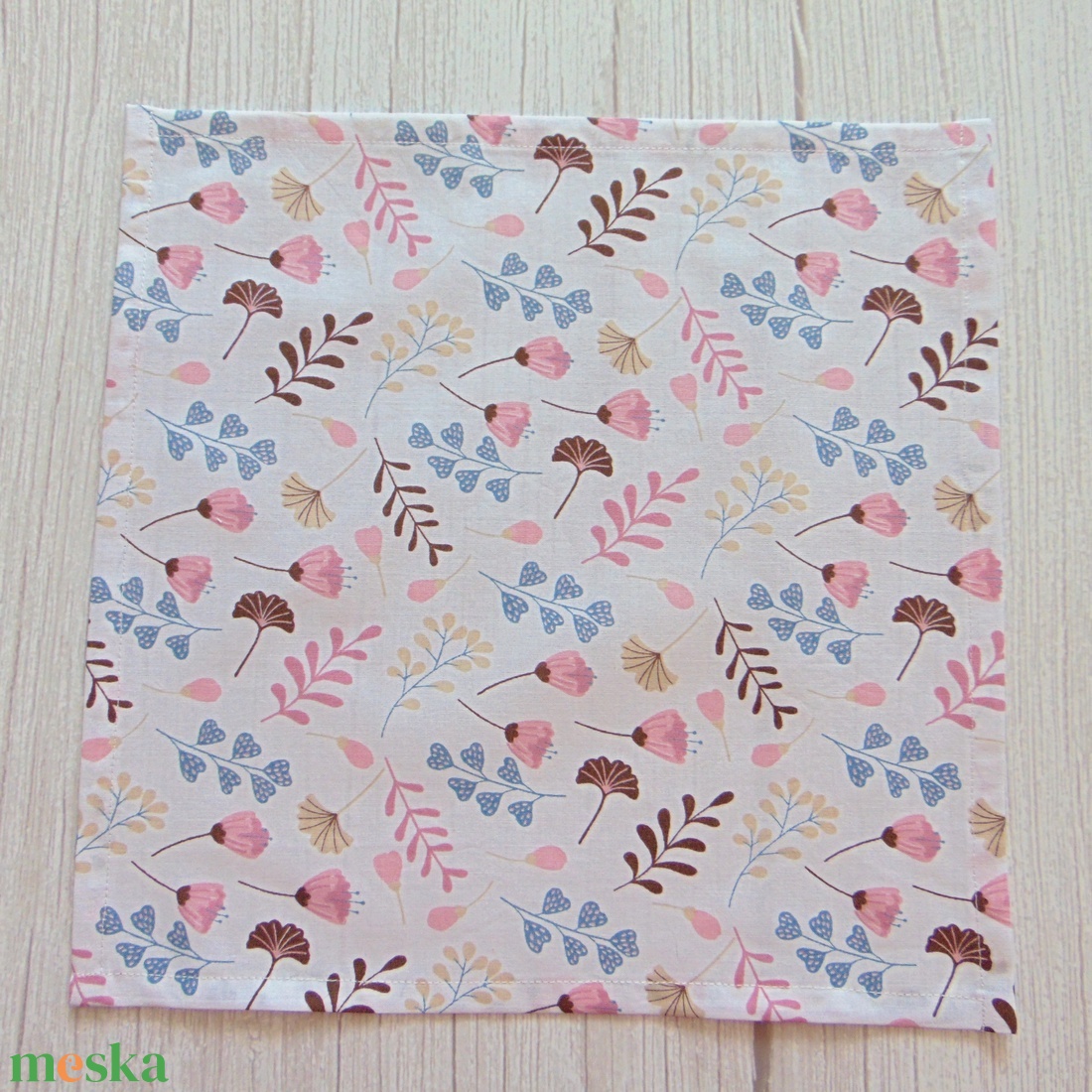 Textil szalvéta: kék- rózsaszín virág mintás - táska & tok - uzsonna- & ebéd tartó - szendvics csomagoló - Meska.hu Textil szalvéta: kék- rózsaszín virág mintás - táska & tok - uzsonna- & ebéd tartó - szendvics csomagoló - Meska.hu