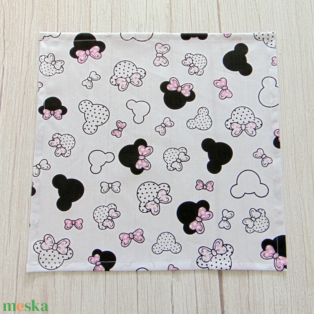 Textil szalvéta / rózsaszín-fekete minnie mintás - táska & tok - uzsonna- & ebéd tartó - szendvics csomagoló - Meska.hu Textil szalvéta / rózsaszín-fekete minnie mintás - táska & tok - uzsonna- & ebéd tartó - szendvics csomagoló - Meska.hu