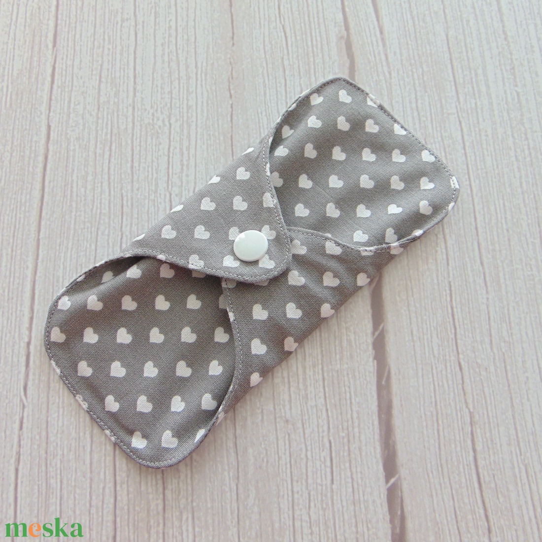 16 cm-es MINI betét- szürke- fehér szívecske mintás - szépségápolás - intim higiénia - intimbetét - Meska.hu 16 cm-es MINI betét- szürke- fehér szívecske mintás - szépségápolás - intim higiénia - intimbetét - Meska.hu