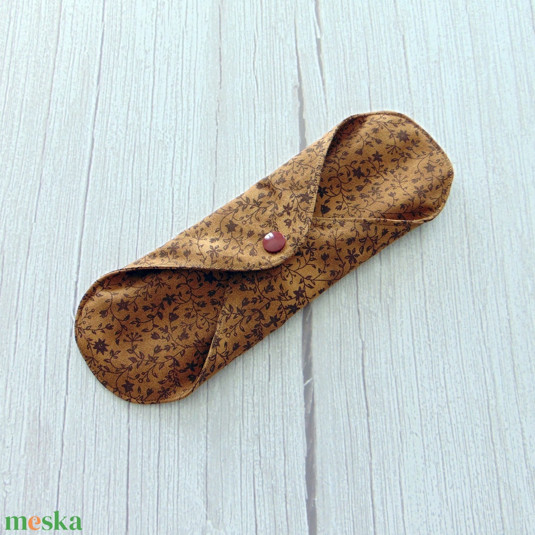 24 cm-es mosható női betét / barna indák, virágok - szépségápolás - intim higiénia - intimbetét - Meska.hu 24 cm-es mosható női betét / barna indák, virágok - szépségápolás - intim higiénia - intimbetét - Meska.hu