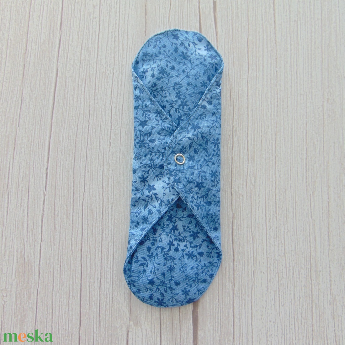 24 cm-es mosható női betét / farmerkék indák, virágok - szépségápolás - intim higiénia - intimbetét - Meska.hu 24 cm-es mosható női betét / farmerkék indák, virágok - szépségápolás - intim higiénia - intimbetét - Meska.hu
