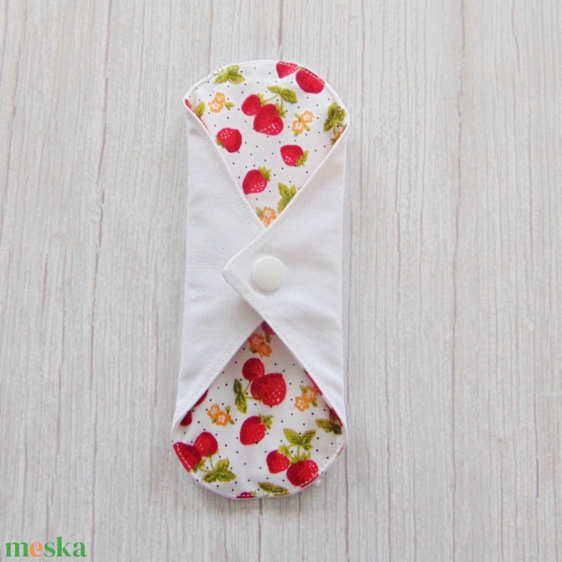 17 cm-es Mini betét / eper mintás - szépségápolás - intim higiénia - intimbetét - Meska.hu 17 cm-es Mini betét / eper mintás - szépségápolás - intim higiénia - intimbetét - Meska.hu
