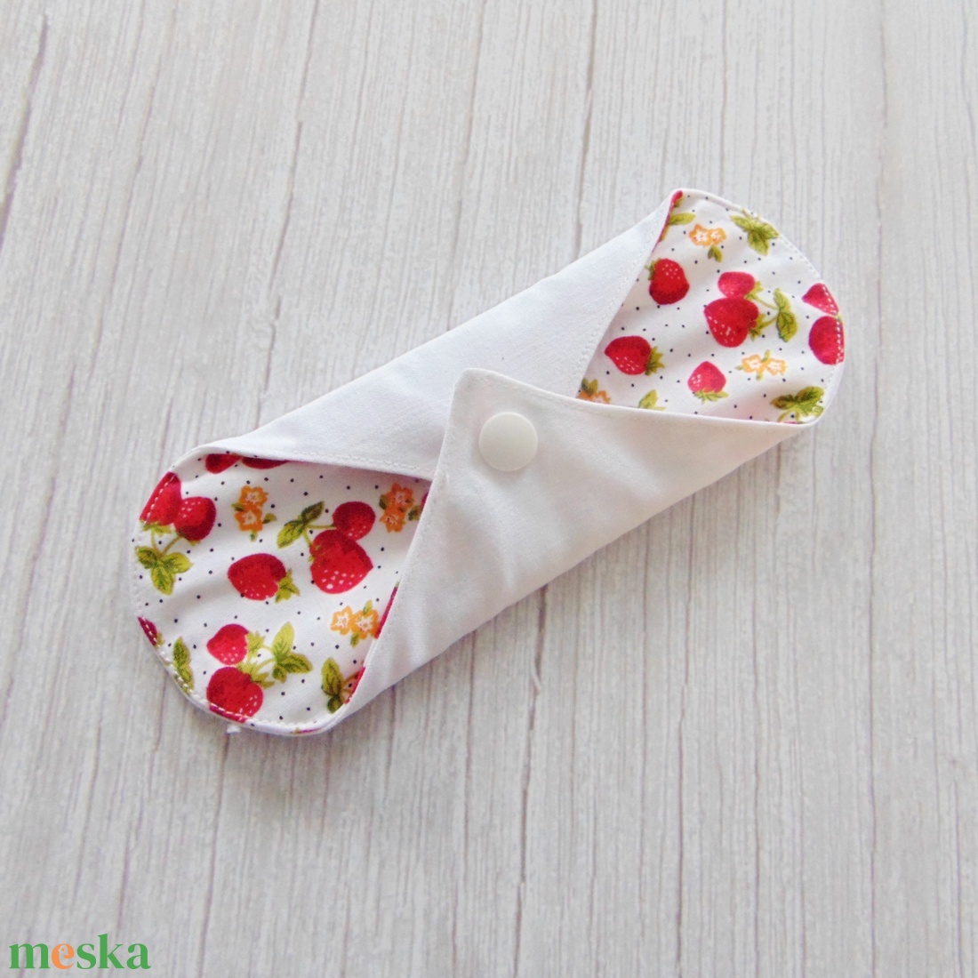 17 cm-es Mini betét / eper mintás - szépségápolás - intim higiénia - intimbetét - Meska.hu 17 cm-es Mini betét / eper mintás - szépségápolás - intim higiénia - intimbetét - Meska.hu
