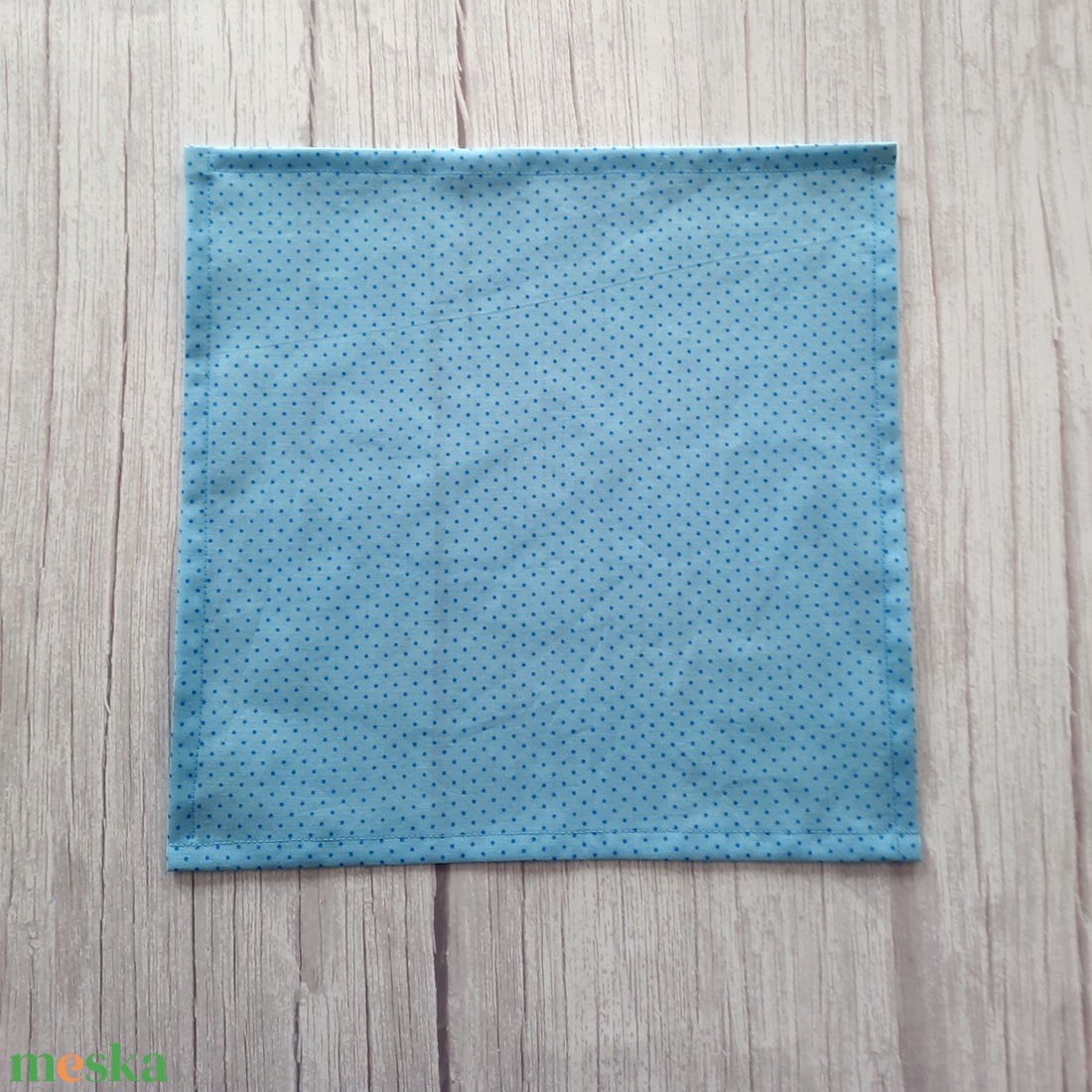 Textil szalvéta / világoskék- kék tűpöttyös - táska & tok - uzsonna- & ebéd tartó - szendvics csomagoló - Meska.hu Textil szalvéta / világoskék- kék tűpöttyös - táska & tok - uzsonna- & ebéd tartó - szendvics csomagoló - Meska.hu