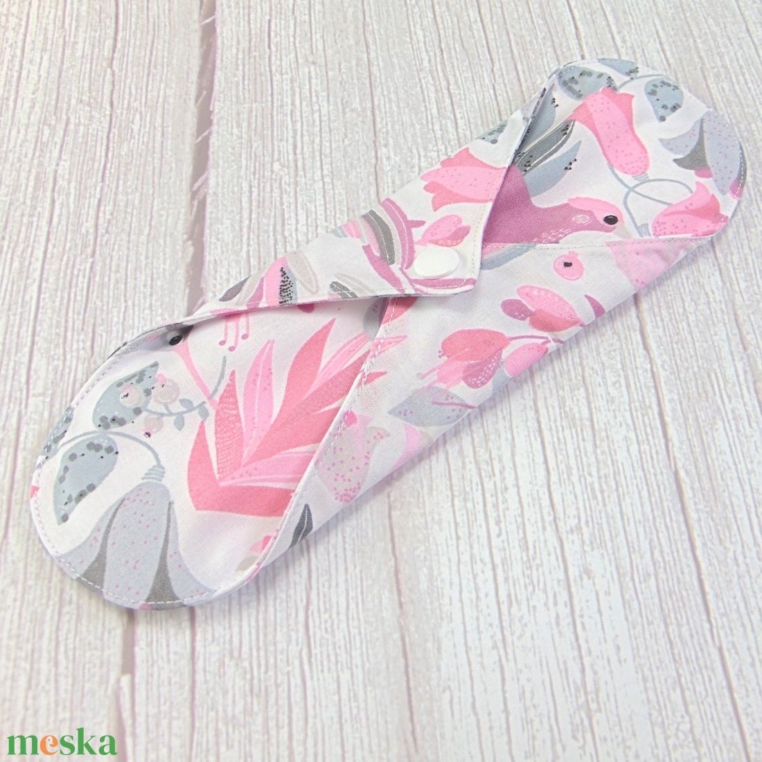23 cm-es mosható betét / kolibri és virág mintás : rózsaszín-szürke - szépségápolás - intim higiénia - intimbetét - Meska.hu 23 cm-es mosható betét / kolibri és virág mintás : rózsaszín-szürke - szépségápolás - intim higiénia - intimbetét - Meska.hu