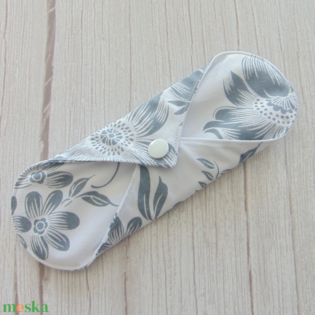 19,5 cm-es mosható betét / szürke virág mintás - szépségápolás - intim higiénia - intimbetét - Meska.hu 19,5 cm-es mosható betét / szürke virág mintás - szépségápolás - intim higiénia - intimbetét - Meska.hu