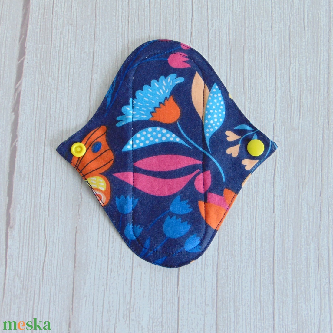 17 cm-es Mini betét / lepkék és virágok - szépségápolás - intim higiénia - intimbetét - Meska.hu 17 cm-es Mini betét / lepkék és virágok - szépségápolás - intim higiénia - intimbetét - Meska.hu