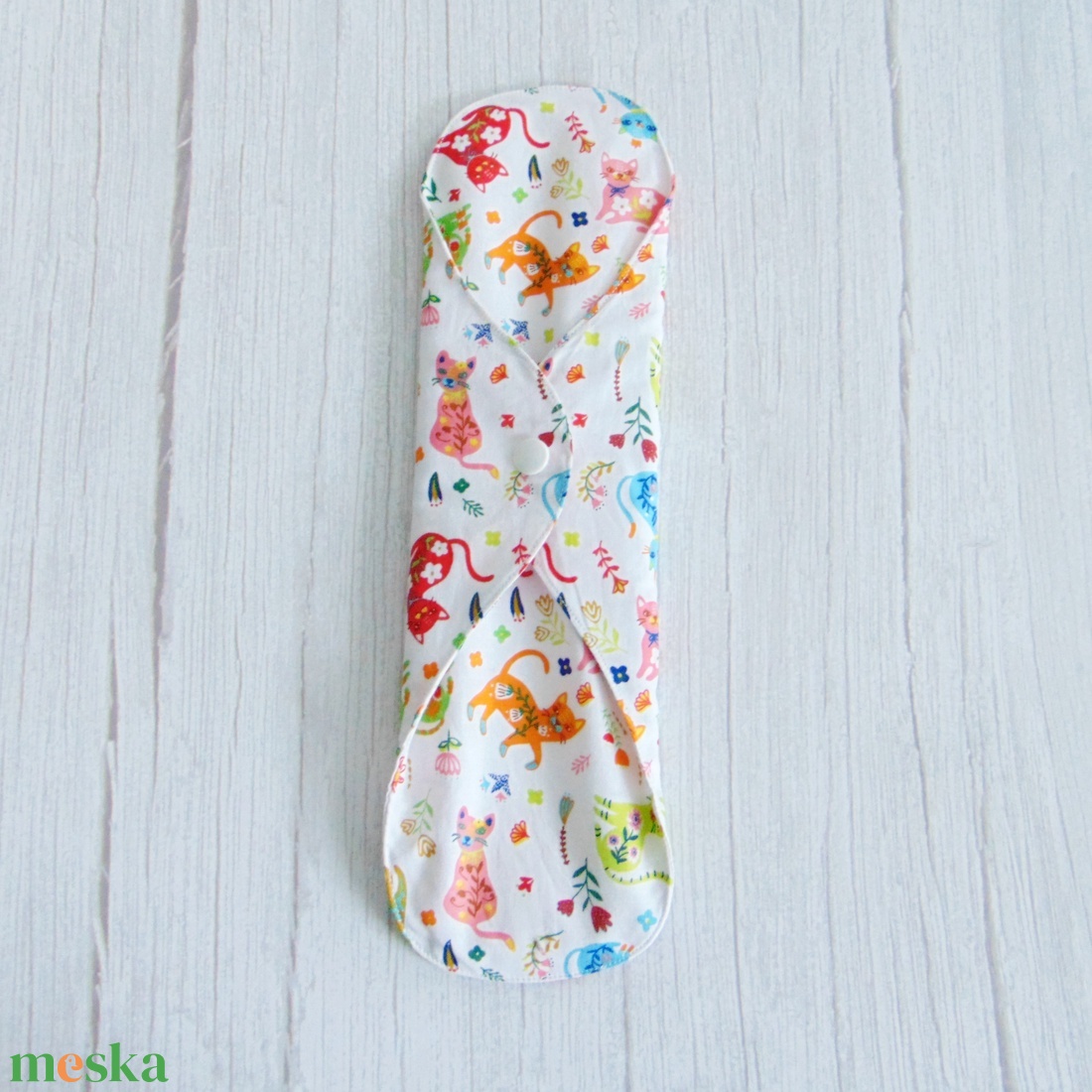 31 cm-es mosható betét / színes cicák virágban - szépségápolás - intim higiénia - intimbetét - Meska.hu 31 cm-es mosható betét / színes cicák virágban - szépségápolás - intim higiénia - intimbetét - Meska.hu