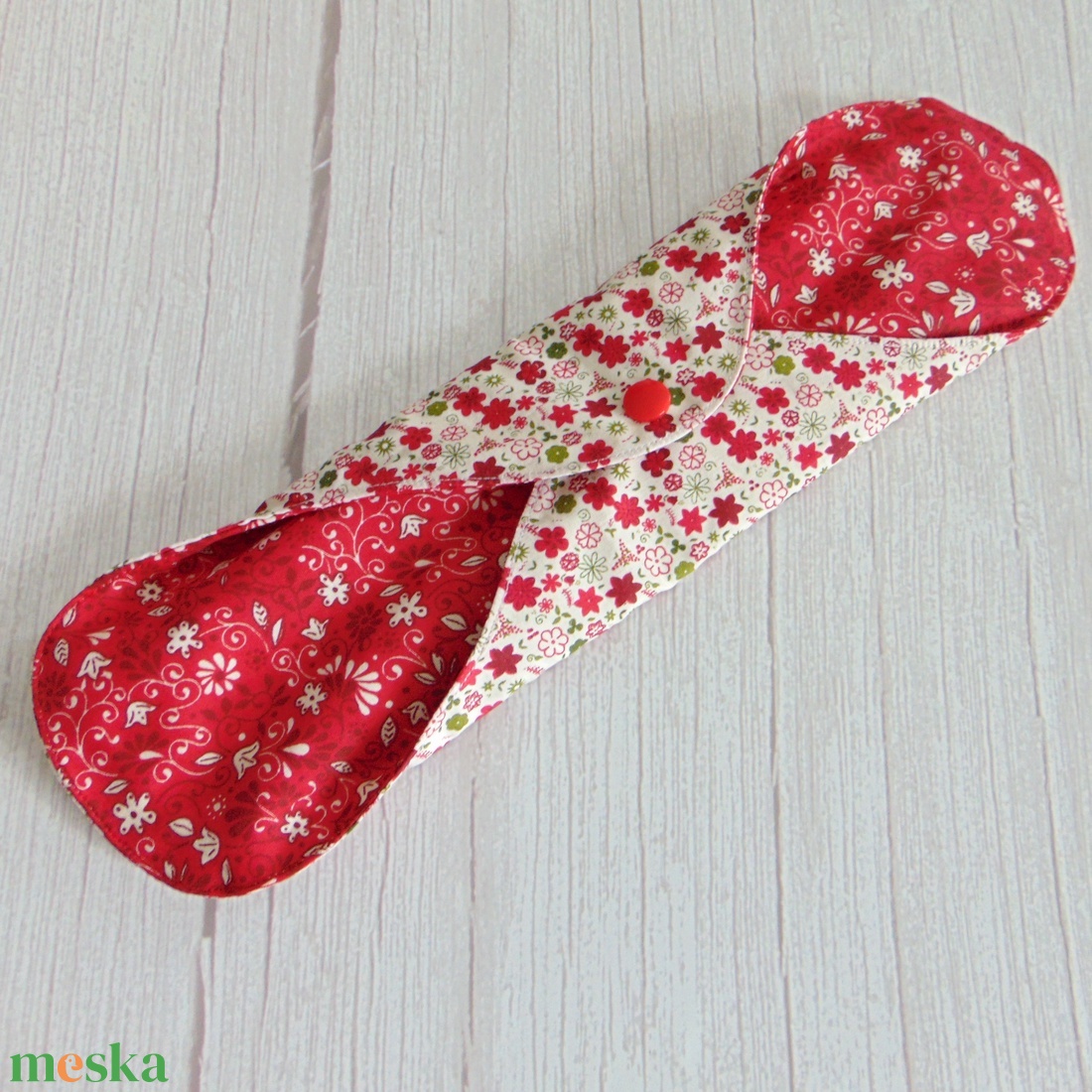 31 cm-es mosható betét / piros kisvirágok - szépségápolás - intim higiénia - intimbetét - Meska.hu 31 cm-es mosható betét / piros kisvirágok - szépségápolás - intim higiénia - intimbetét - Meska.hu