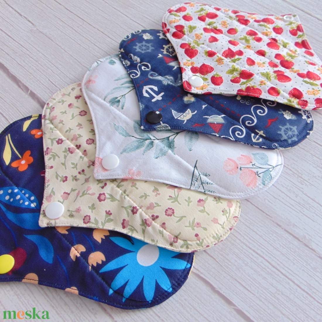 (5 db/cs) 19,5 cm-es mosható betét csomag / meglepetés mintákkal / mosható textil betét, intimbetét - szépségápolás - intim higiénia - intimbetét - Meska.hu (5 db/cs) 19,5 cm-es mosható betét csomag / meglepetés mintákkal / mosható textil betét, intimbetét - szépségápolás - intim higiénia - intimbetét - Meska.hu