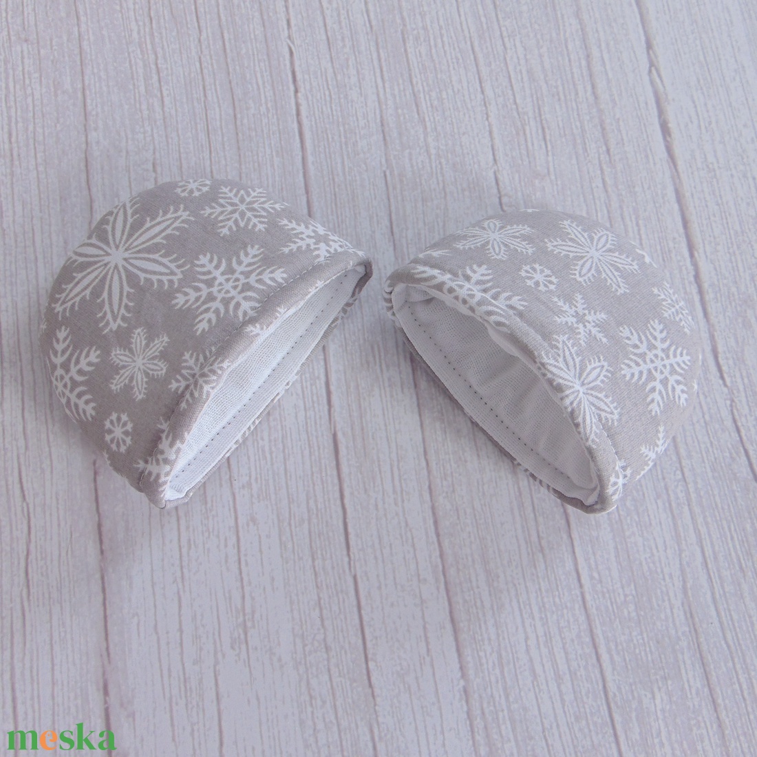 Edényfogó fül / szürke - fehér hópehely mintás - otthon & életmód - konyhafelszerelés, tálalás - konyhai textil - edényfogó & edényfedő - Meska.hu