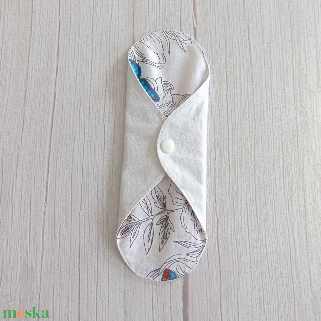 24 cm-es mosható női betét / rajzolt virágok és lepkék / pamut - szépségápolás - intim higiénia - intimbetét - Meska.hu 24 cm-es mosható női betét / rajzolt virágok és lepkék / pamut - szépségápolás - intim higiénia - intimbetét - Meska.hu