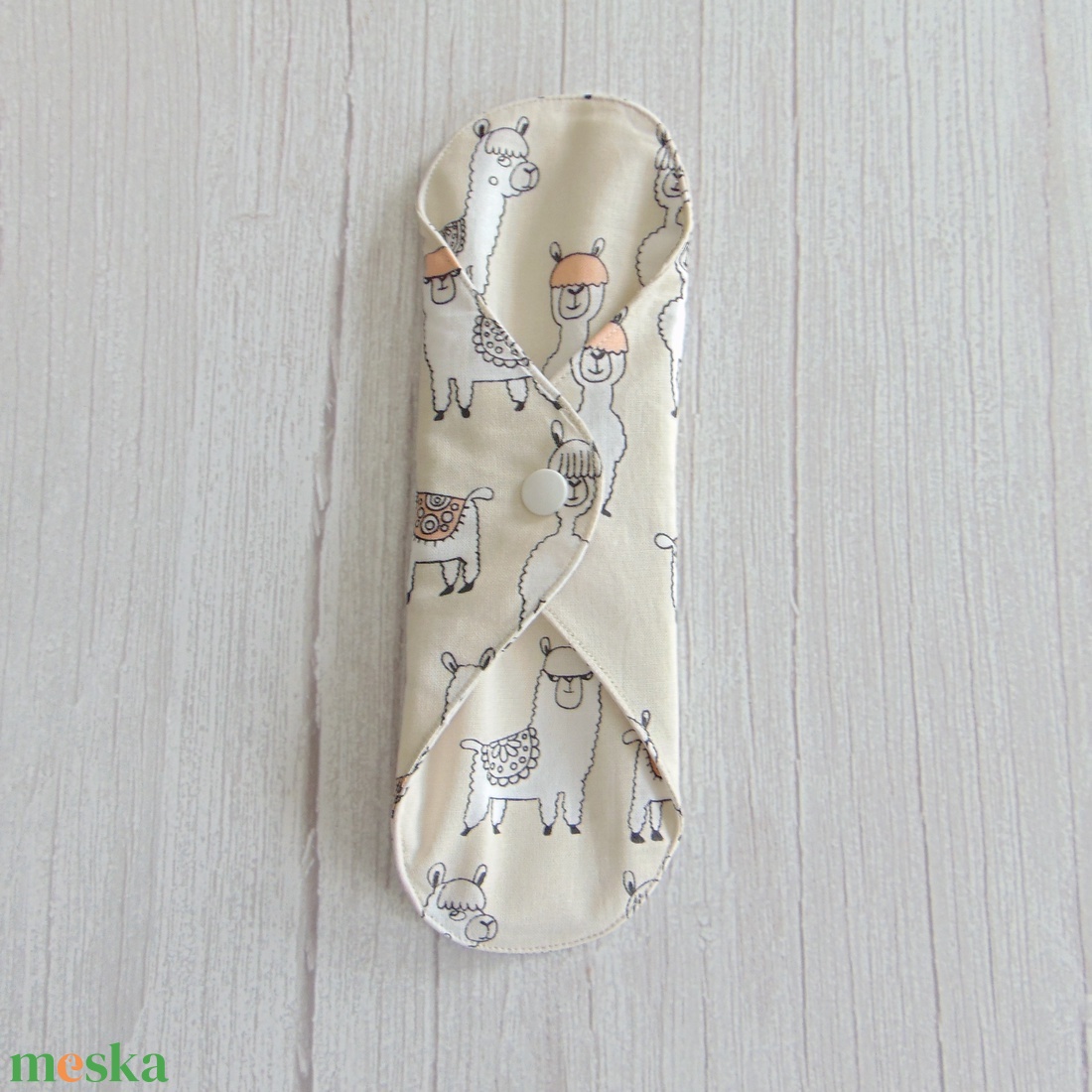 24 cm-es mosható női betét / láma mintás / pamut - szépségápolás - intim higiénia - intimbetét - Meska.hu 24 cm-es mosható női betét / láma mintás / pamut - szépségápolás - intim higiénia - intimbetét - Meska.hu