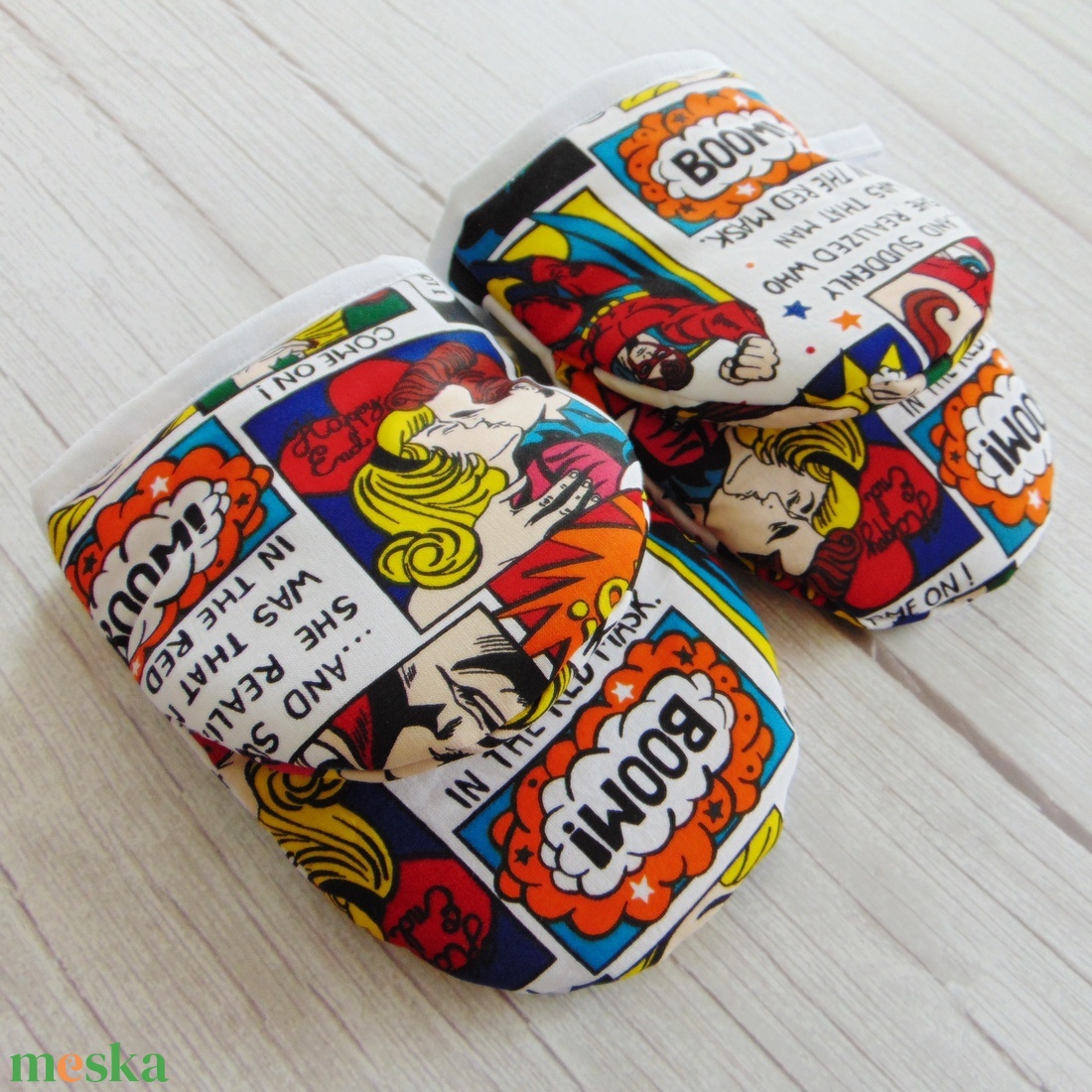 Edényfogó kesztyű / képregény mintás - otthon & életmód - konyhafelszerelés, tálalás - konyhai textil - edényfogó & edényfedő - Meska.hu Edényfogó kesztyű / képregény mintás - otthon & életmód - konyhafelszerelés, tálalás - konyhai textil - edényfogó & edényfedő - Meska.hu