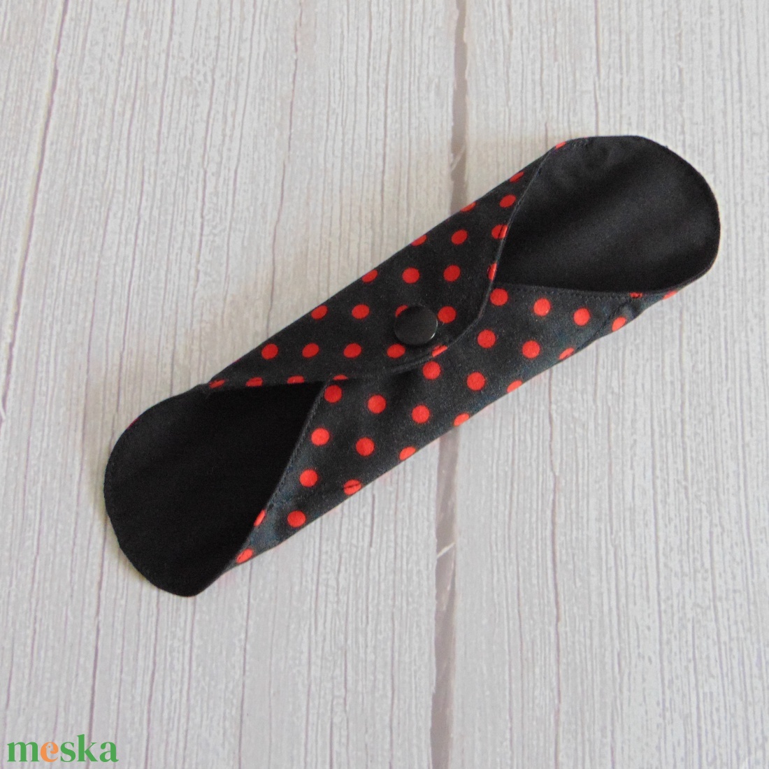 Tisztasági betét- fekete piros pöttyös / mosható textil betét - szépségápolás - intim higiénia - tisztasági betét - Meska.hu Tisztasági betét- fekete piros pöttyös / mosható textil betét - szépségápolás - intim higiénia - tisztasági betét - Meska.hu