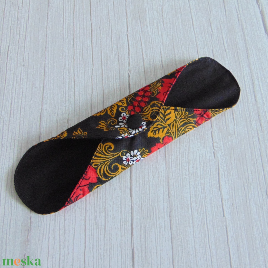 Tisztasági betét : fekete - bogyók és virágok / mosható textil betét - szépségápolás - intim higiénia - tisztasági betét - Meska.hu Tisztasági betét : fekete - bogyók és virágok / mosható textil betét - szépségápolás - intim higiénia - tisztasági betét - Meska.hu