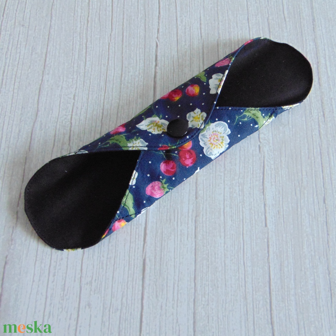 Tisztasági betét : eper és virág / mosható textil betét - szépségápolás - intim higiénia - tisztasági betét - Meska.hu Tisztasági betét : eper és virág / mosható textil betét - szépségápolás - intim higiénia - tisztasági betét - Meska.hu