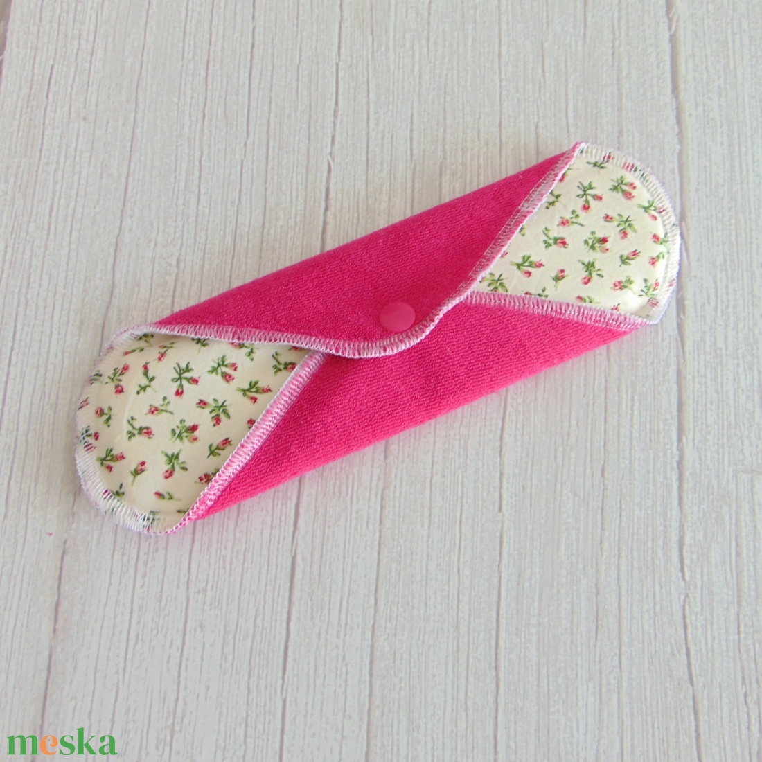 LARA mosható betét 23 cm / Pink frottír : apró rózsaszín rózsák - szépségápolás - intim higiénia - intimbetét - Meska.hu