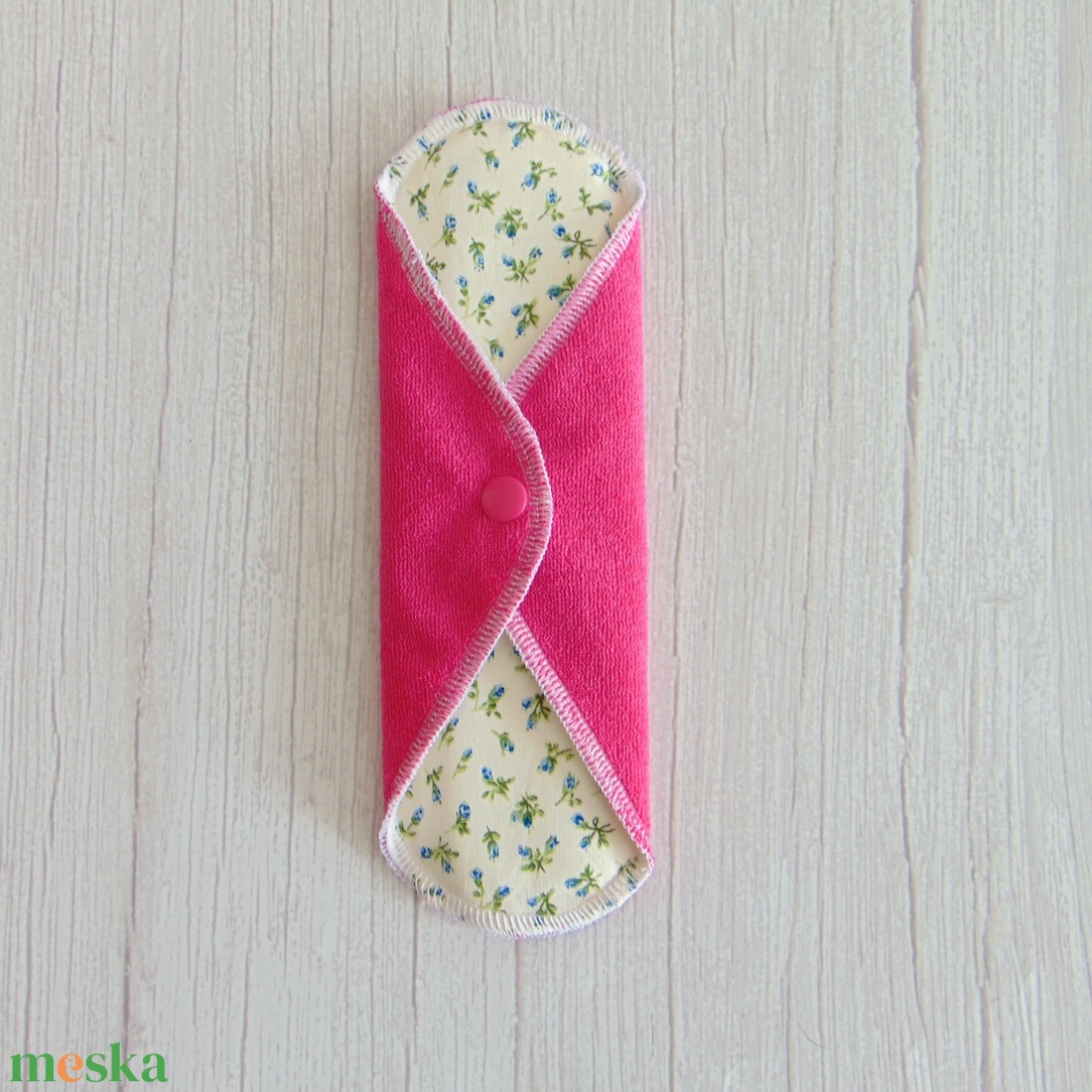 LARA mosható betét 23 cm / Pink frottír : apró kék rózsák - szépségápolás - intim higiénia - intimbetét - Meska.hu