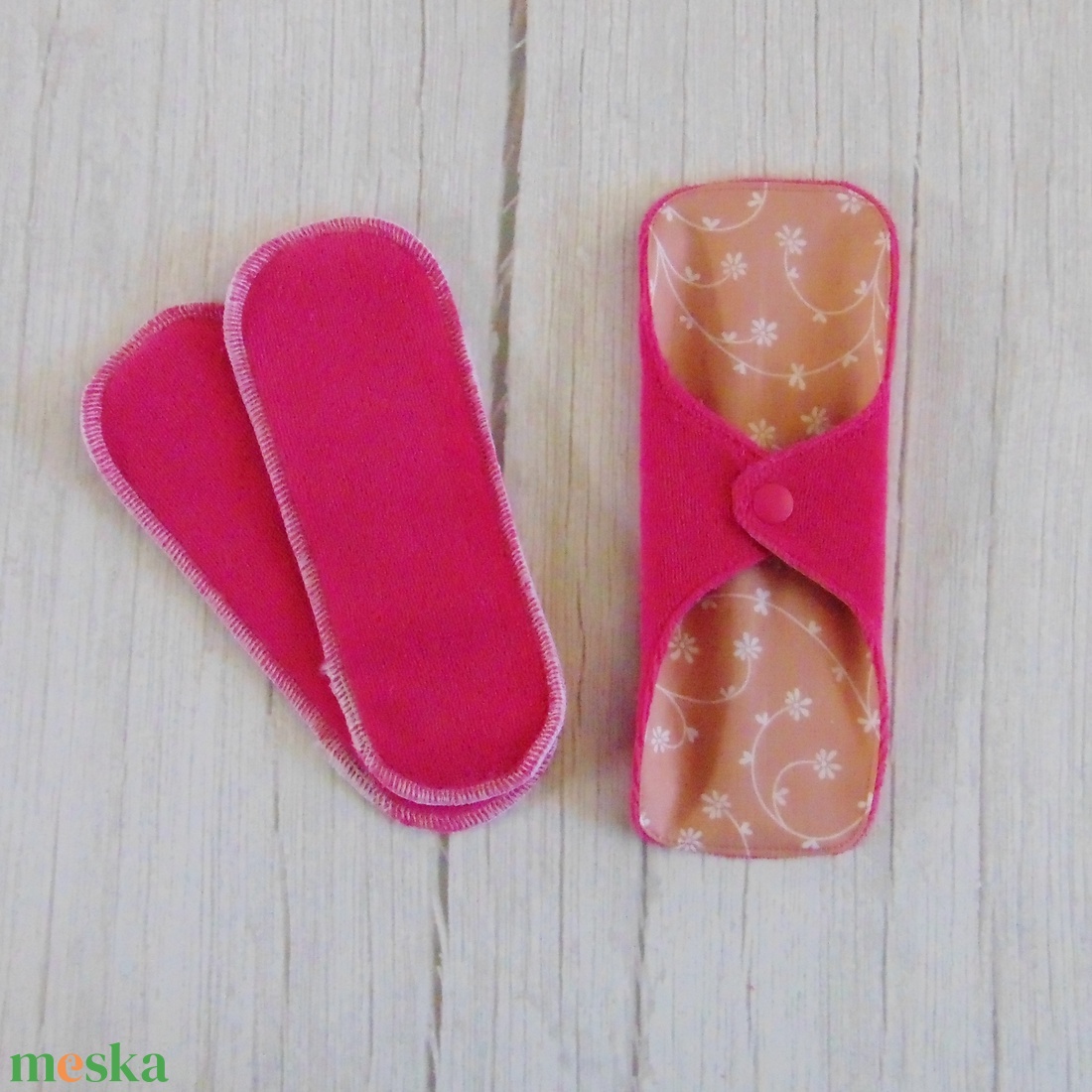 DANA D3 PLUS mosható betét 20,5 cm / Barackos rózsaszín - fehér indák - szépségápolás - intim higiénia - intimbetét - Meska.hu DANA D3 PLUS mosható betét 20,5 cm / Barackos rózsaszín - fehér indák - szépségápolás - intim higiénia - intimbetét - Meska.hu