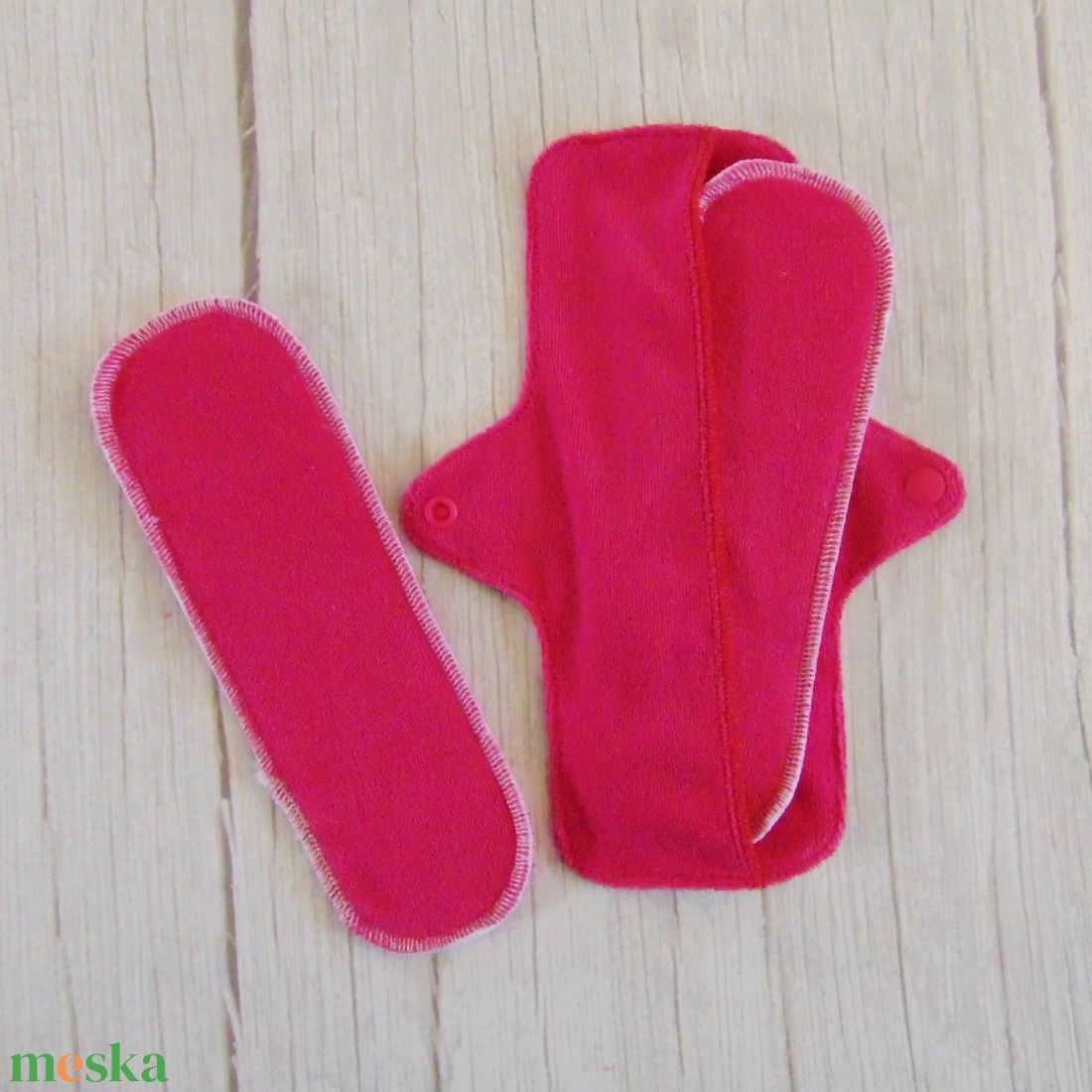 DANA D3 PLUS mosható betét 23,5 cm / apró rózsaszín virágok - fekete - szépségápolás - intim higiénia - intimbetét - Meska.hu