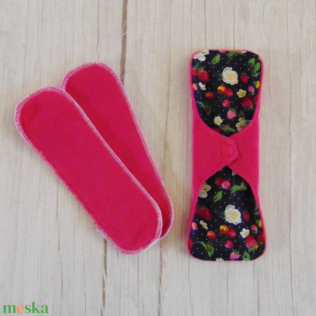 DANA D3 PLUS mosható betét 23,5 cm / eper és virág - szépségápolás - intim higiénia - intimbetét - Meska.hu