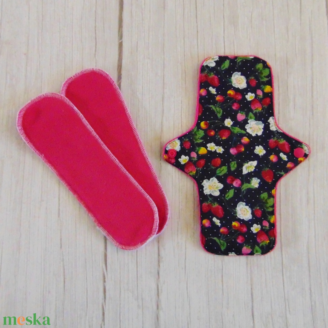 DANA D3 PLUS mosható betét 23,5 cm / eper és virág - szépségápolás - intim higiénia - intimbetét - Meska.hu