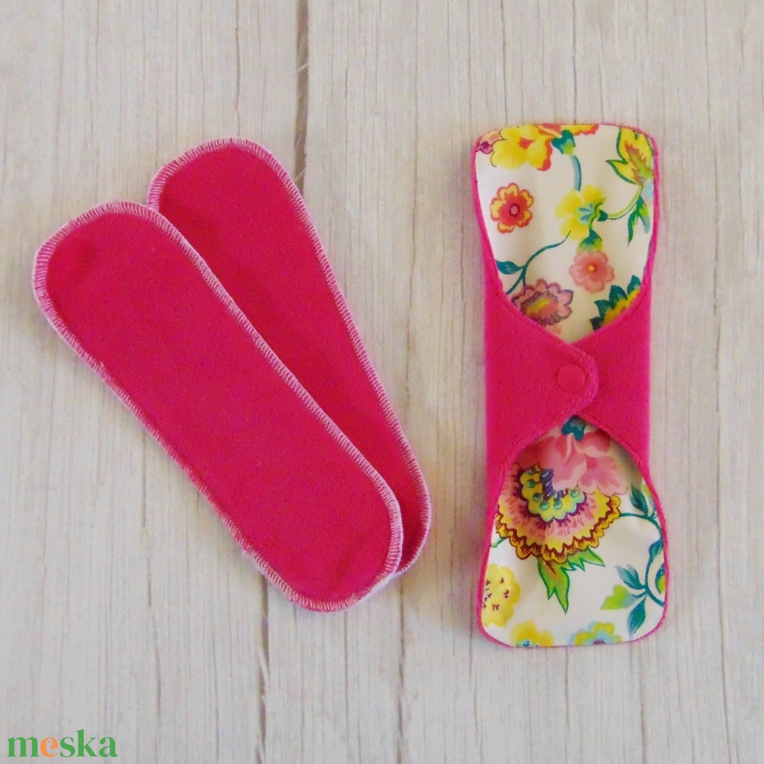 DANA D3 PLUS mosható betét 23,5 cm / ekrü - színes virágok - szépségápolás - intim higiénia - intimbetét - Meska.hu