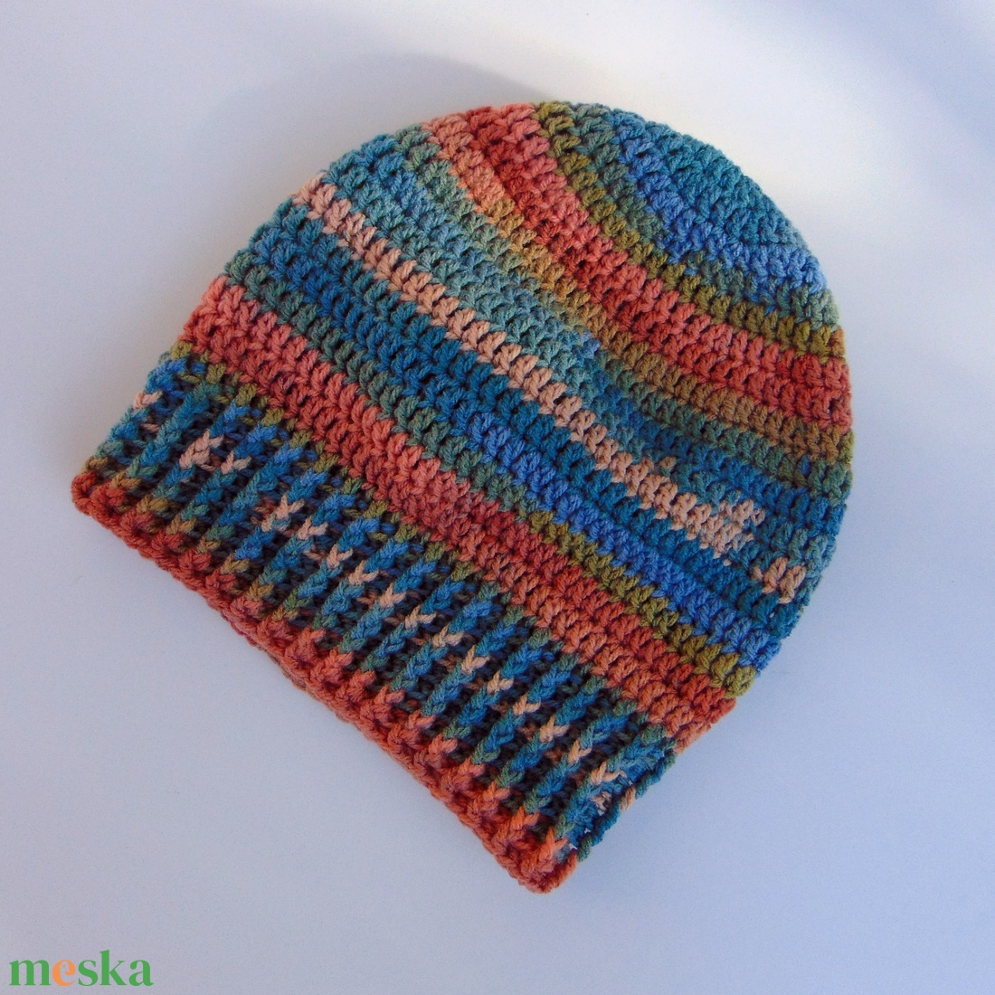 Farmerkék-terrakotta-bézs színű slouchy fazonú női sapka /  horgolt sapka  - ruha & divat - sál, sapka, kendő - sapka - Meska.hu