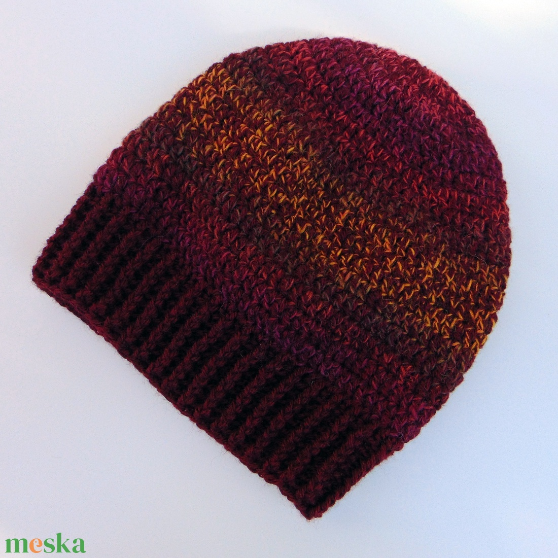 Bordó színátmenetes slouchy fazonú női sapka /  horgolt sapka  - ruha & divat - sál, sapka, kendő - sapka - Meska.hu
