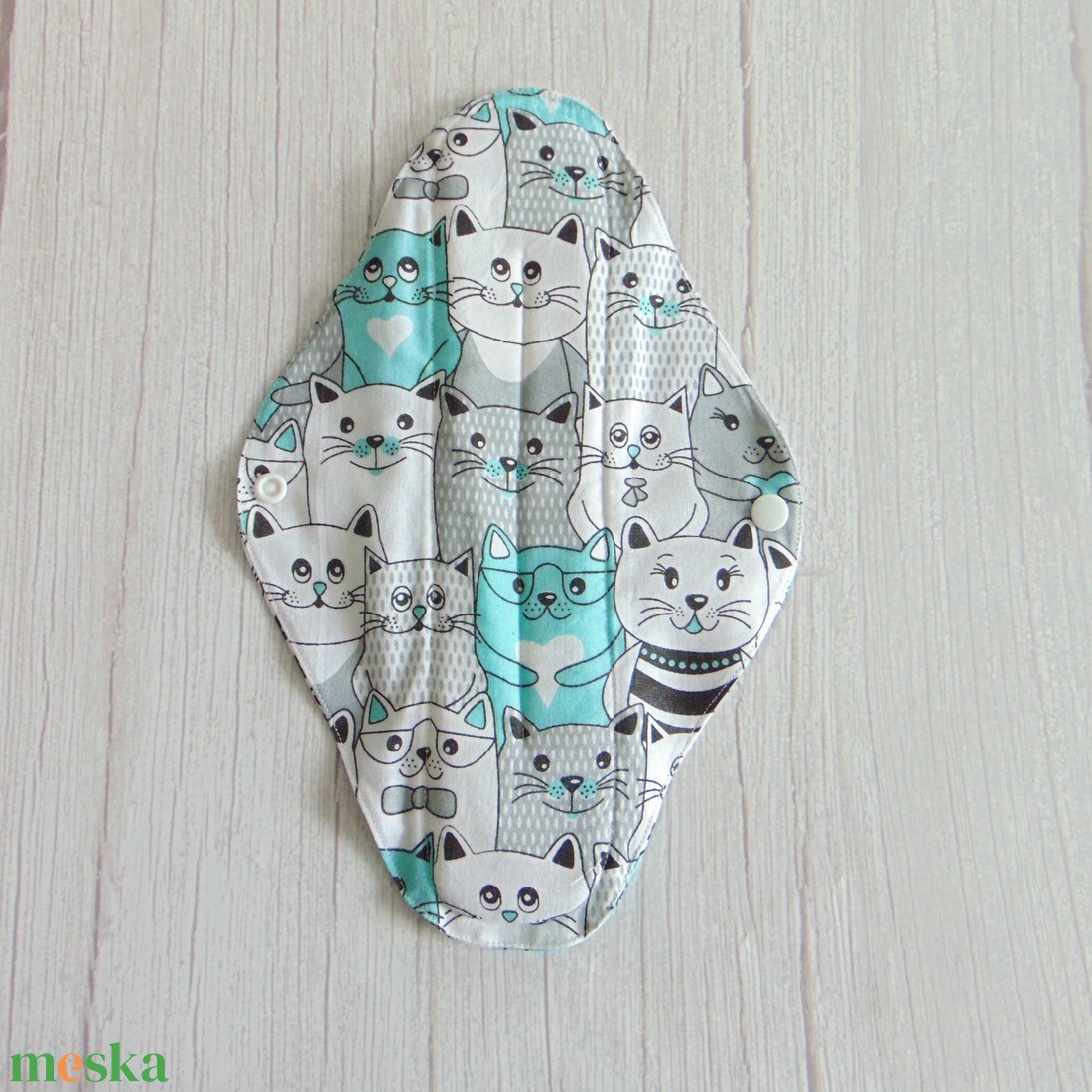 29 cm-es mosható női betét / cicák - menta - szépségápolás - intim higiénia - intimbetét - Meska.hu