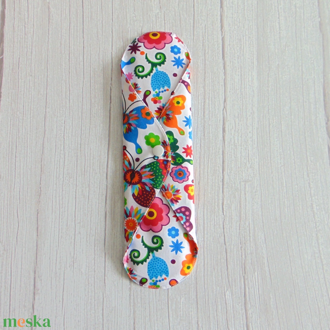 29 cm-es mosható női betét / színes lepkék és virágok - szépségápolás - intim higiénia - intimbetét - Meska.hu