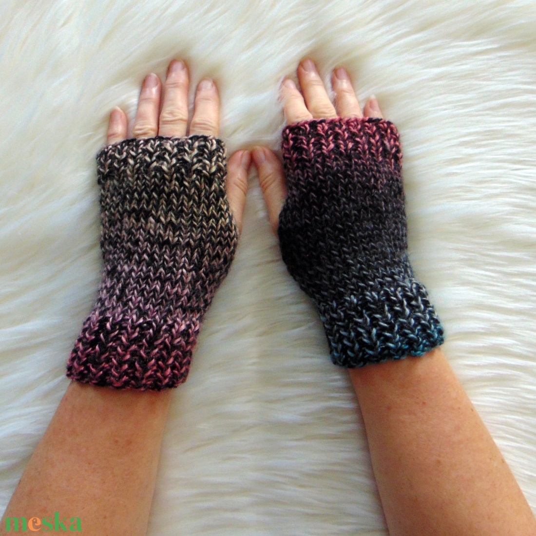Mia - Kötött kézmelegítő S-M méretű / Puha, meleg és elegáns, rövid kötött kézmelegítő - ruha & divat - sál, sapka, kendő - kesztyű - Meska.hu