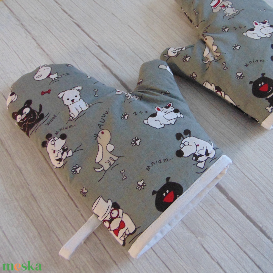 Edényfogó kesztyű / vidám kutyák - otthon & életmód - konyhafelszerelés, tálalás - konyhai textil - edényfogó & edényfedő - Meska.hu