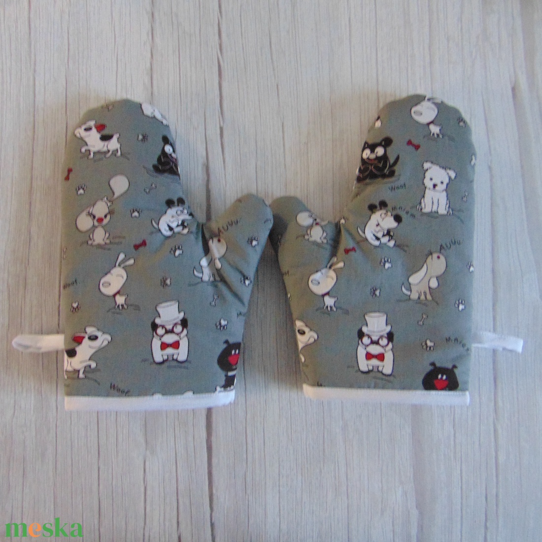 Edényfogó kesztyű / vidám kutyák - otthon & életmód - konyhafelszerelés, tálalás - konyhai textil - edényfogó & edényfedő - Meska.hu