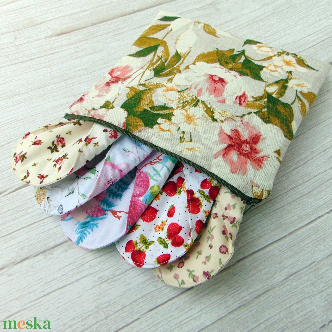 (5 db betét + 1 db tasak) 19,5 cm-es mosható intimbetét csomag / vegyes virág mintákkal  - szépségápolás - intim higiénia - intimbetét - Meska.hu