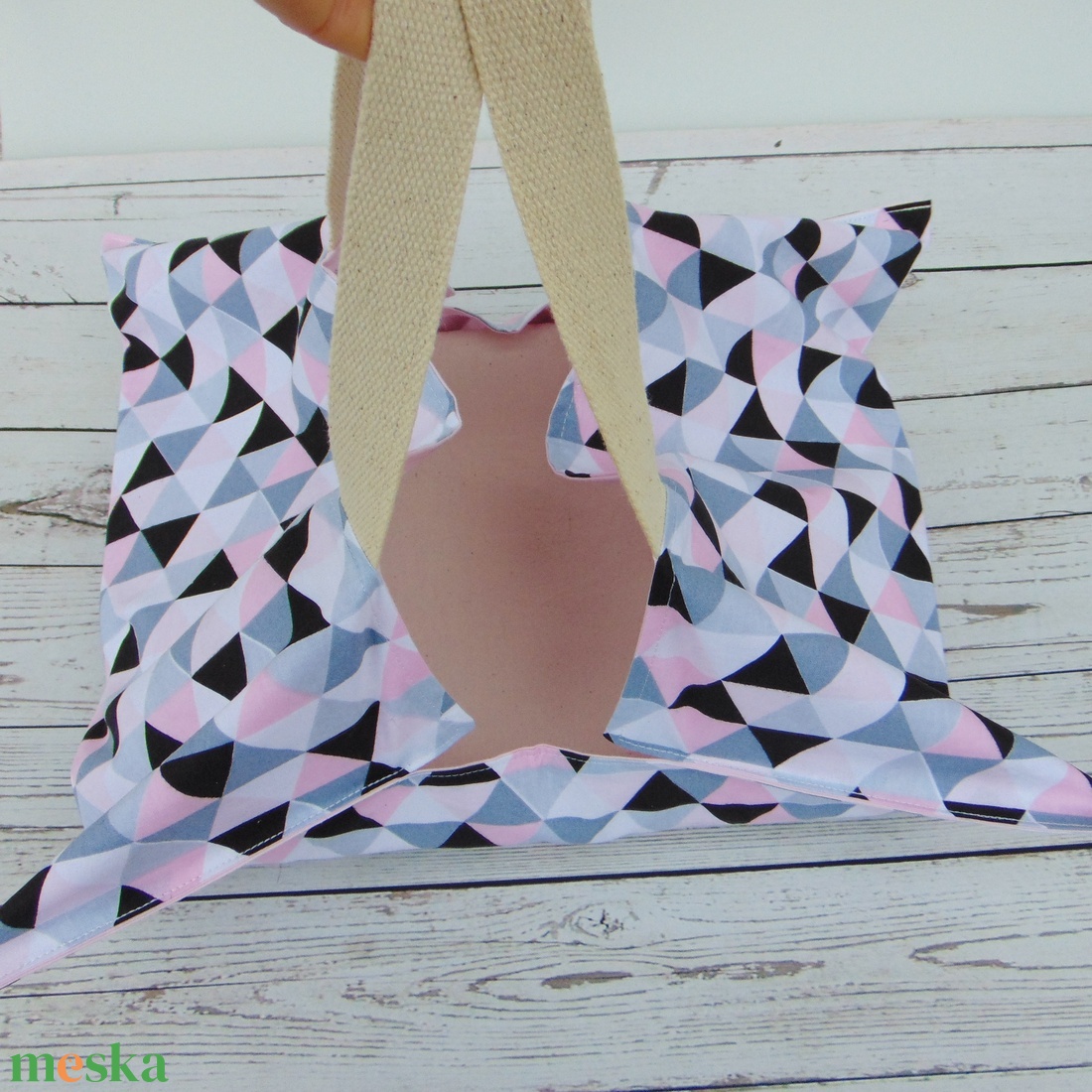 Ételhordó táska / szürke - rózsaszín háromszögek - táska & tok - uzsonna- & ebéd tartó - ebéd tasak, doboz - Meska.hu