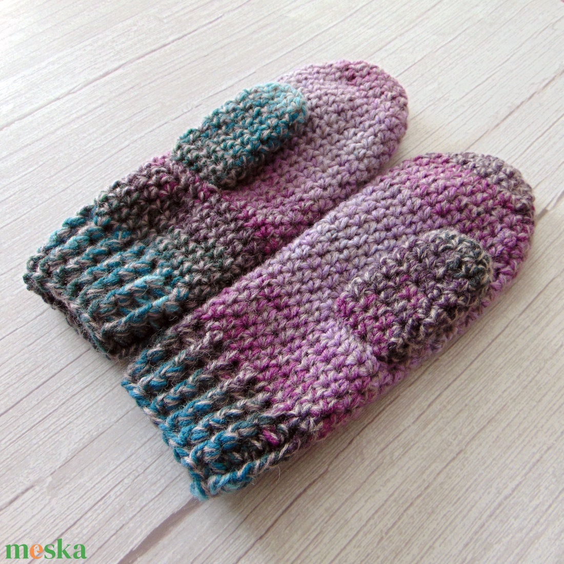 Lila - kék / horgolt egyujjas kesztyű. S-M méretű. / Színátmenetes, vastag, meleg és puha egyujjas kesztyű - ruha & divat - sál, sapka, kendő - kesztyű - Meska.hu