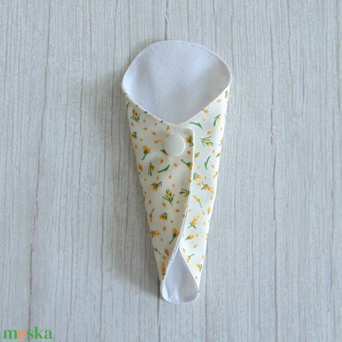 Mosható tanga tisztasági betét / sárga apró virágok - szépségápolás - intim higiénia - tisztasági betét - Meska.hu